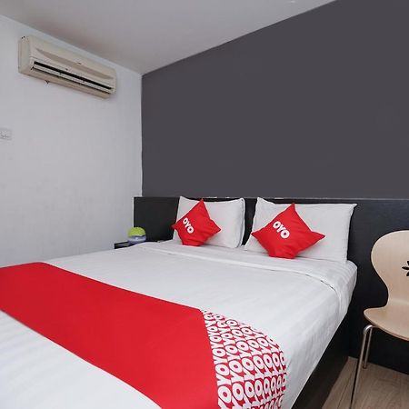 Oyo 90106 Sindbad Hotel Kuala Lumpur Bagian luar foto