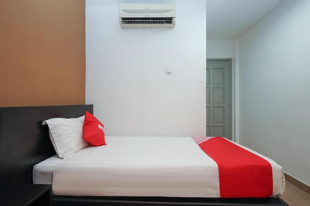 Oyo 90106 Sindbad Hotel Kuala Lumpur Bagian luar foto