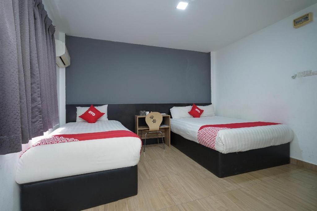 Oyo 90106 Sindbad Hotel Kuala Lumpur Bagian luar foto