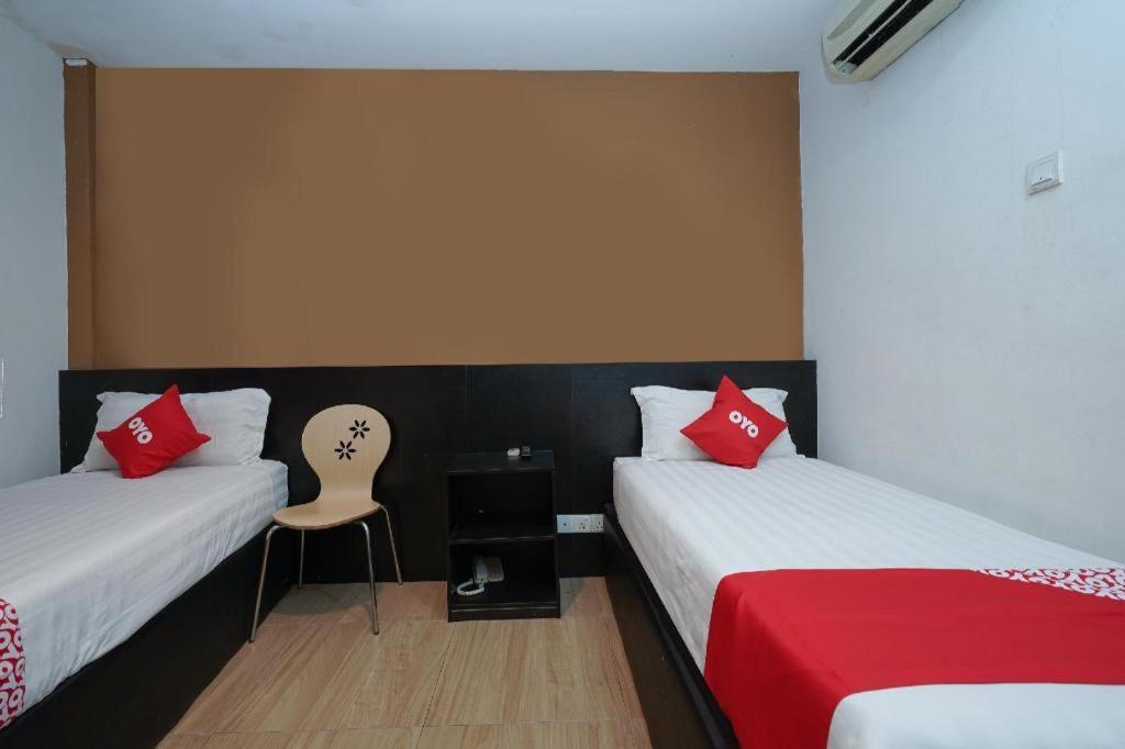 Oyo 90106 Sindbad Hotel Kuala Lumpur Bagian luar foto